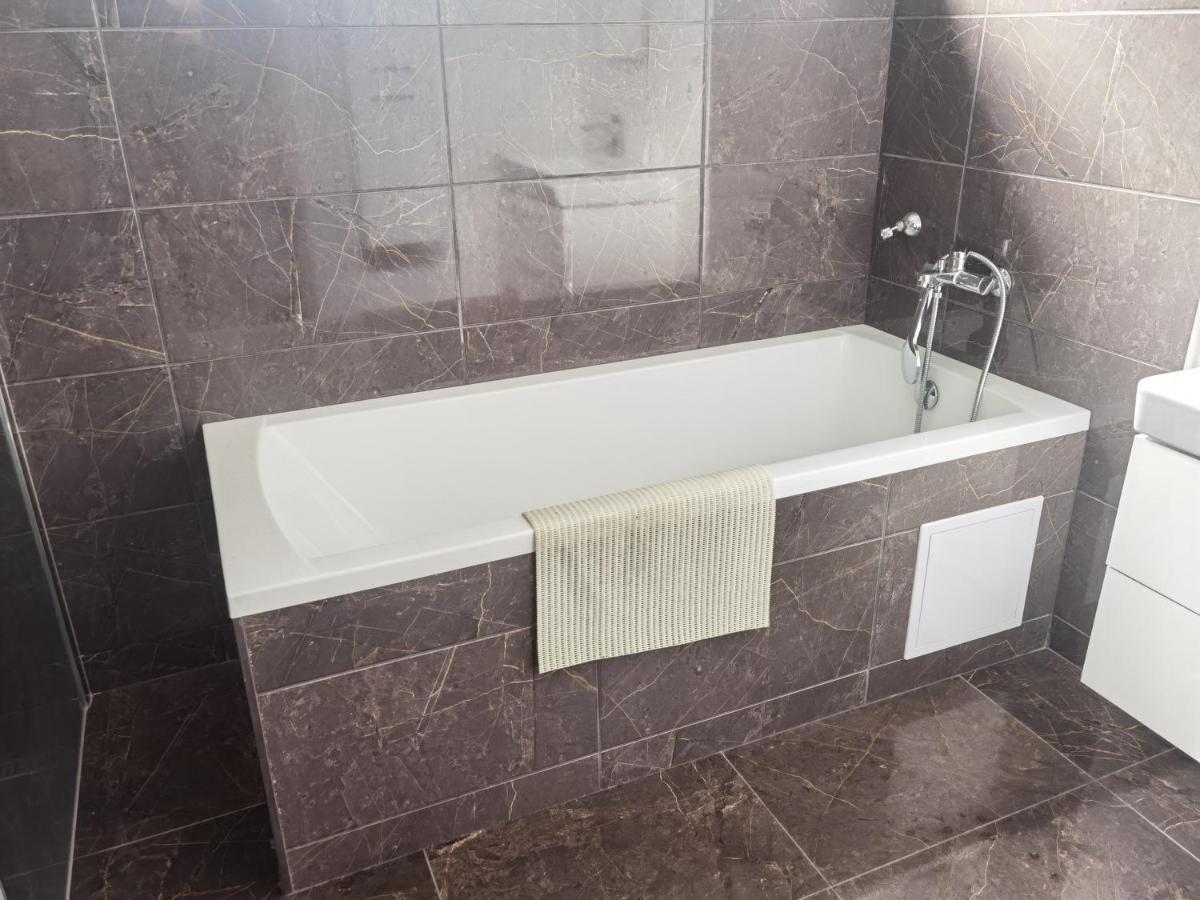 Apartamento Sunset House Piestany Cervena Veza Banka Exterior foto